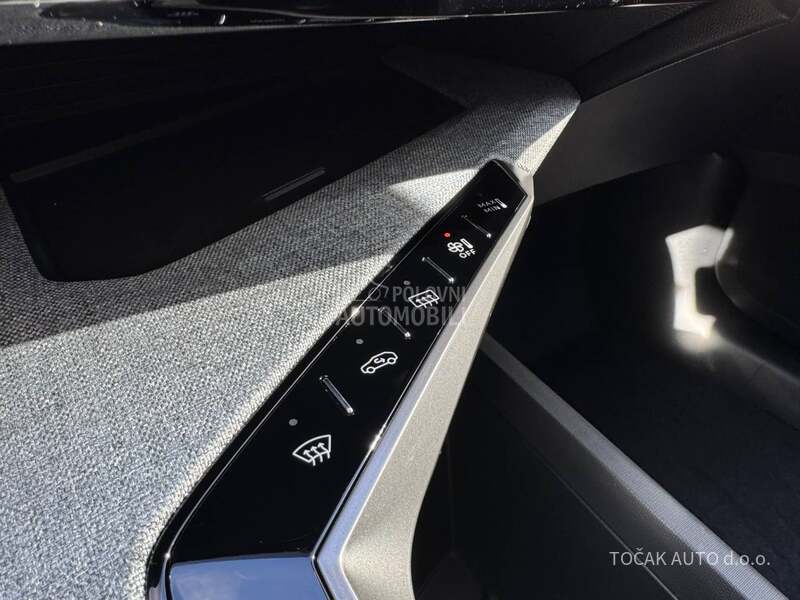 Peugeot 3008 HY Business 136