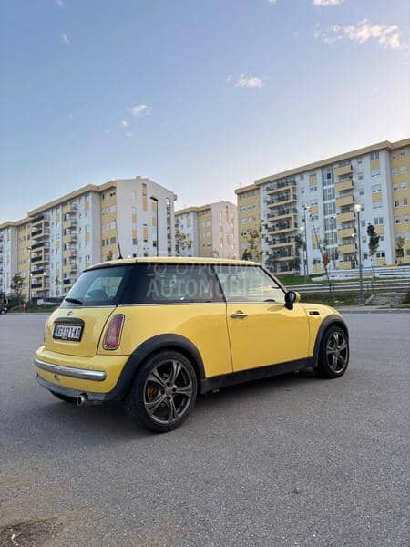 MINI One 