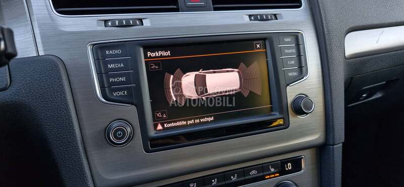 Volkswagen Golf 7 2.0TDI/R-LINE/KAMERA