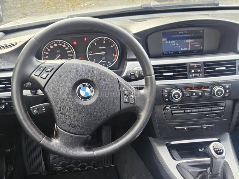 BMW 320d  BMW 320d