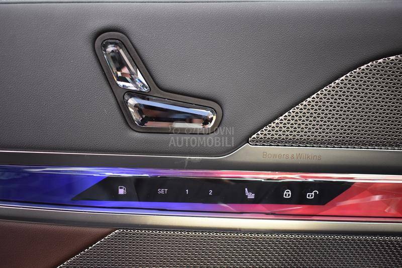 BMW 750 e xDrive M paket
