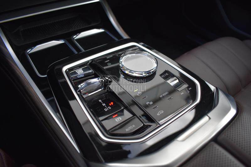 BMW 750 e xDrive M paket