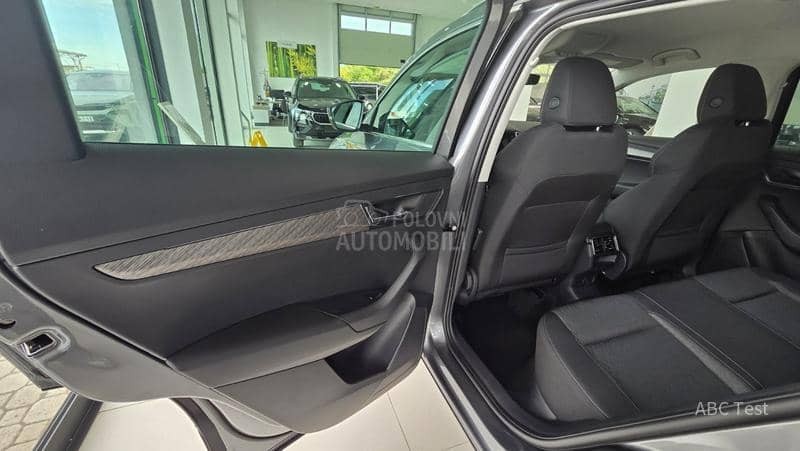 Škoda Karoq Selection Plus DSG