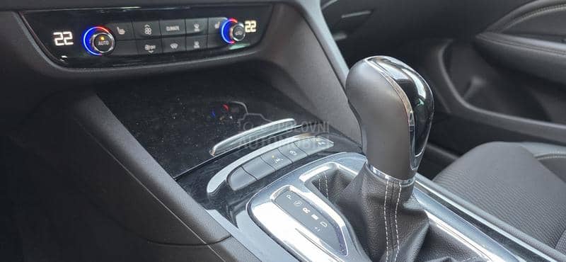 Opel Insignia 1.6CDTI/CAM.NAV AU Opel Insignia 1.6CDTI/CAM.NAV AU