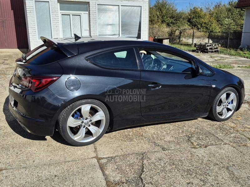 Opel Astra J 