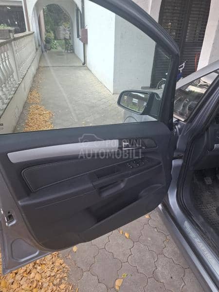 Opel Zafira H I T N O
