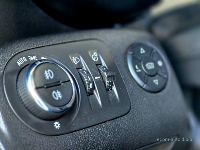 Opel Combo 1.5 CDTI MAXI A/T