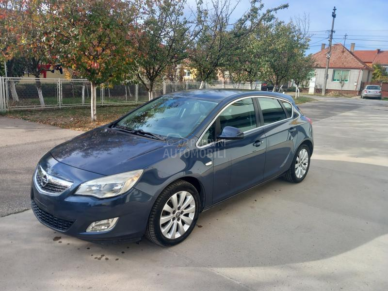 Opel Astra J 1.7 ECO FLEX COSMO