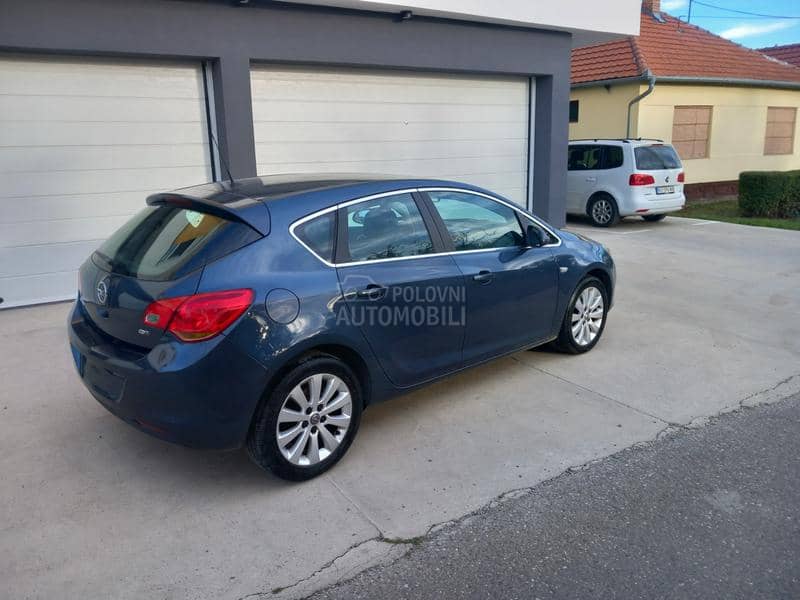 Opel Astra J 1.7 ECO FLEX COSMO