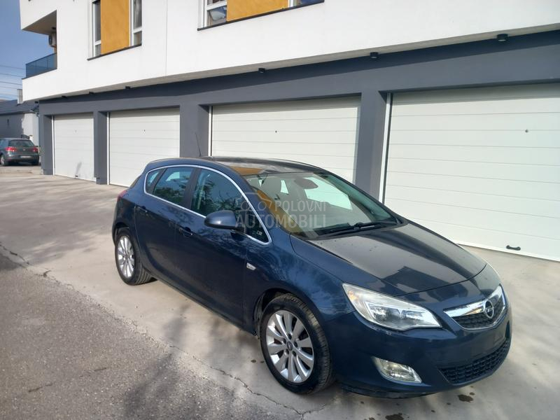 Opel Astra J 1.7 ECO FLEX COSMO
