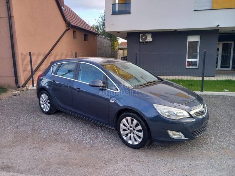 Opel Astra J 1.7 ECO FLEX COSMO
