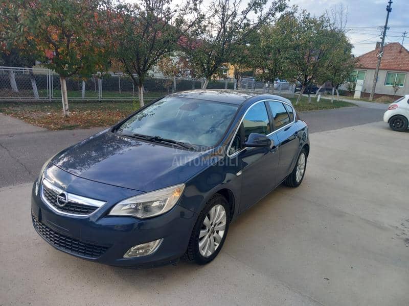 Opel Astra J 1.7 ECO FLEX COSMO