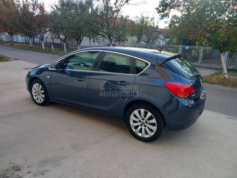Opel Astra J 1.7 ECO FLEX COSMO