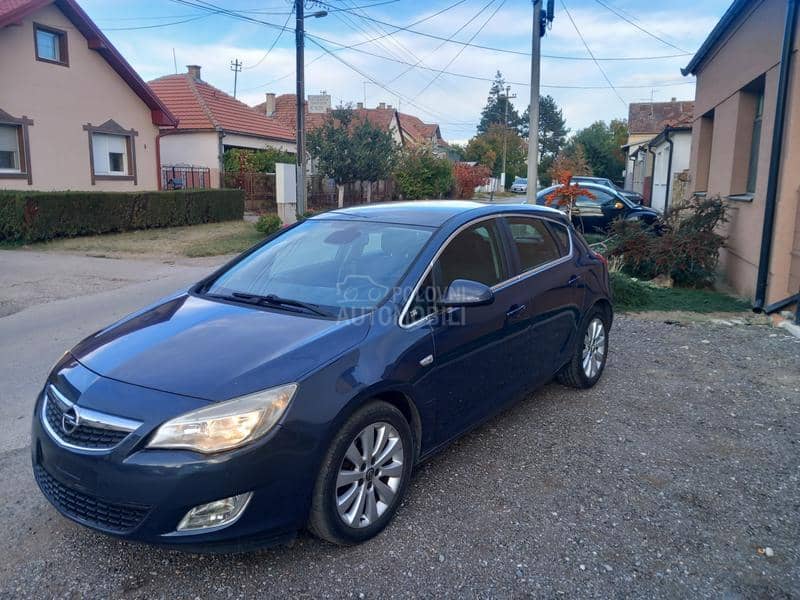 Opel Astra J 1.7 ECO FLEX COSMO