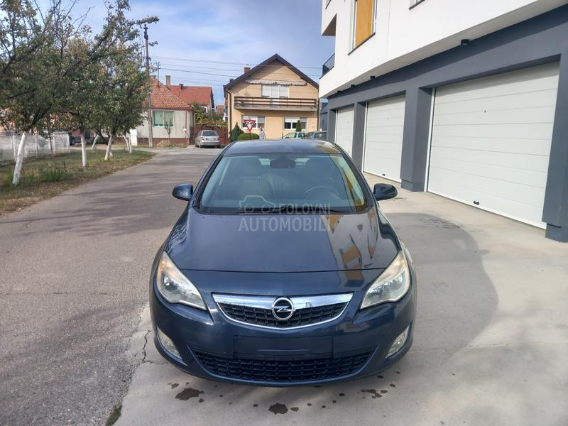 Opel Astra J 1.7 ECO FLEX COSMO