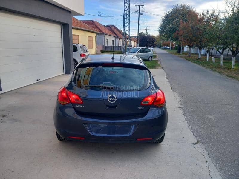 Opel Astra J 1.7 ECO FLEX COSMO
