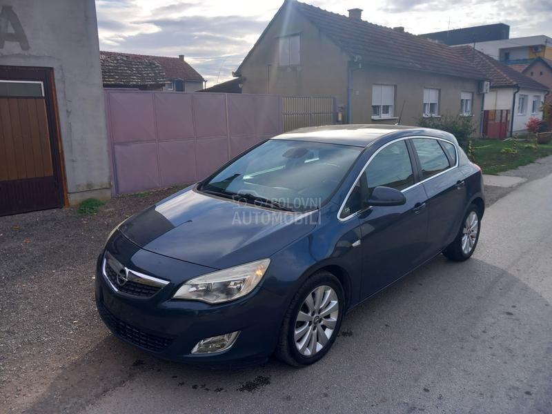 Opel Astra J 1.7 ECO FLEX COSMO