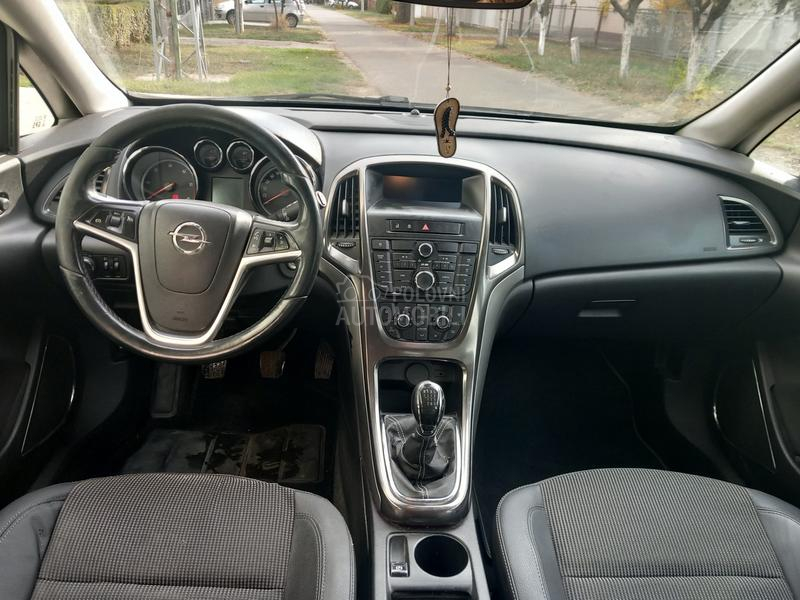 Opel Astra J 1.7 ECO FLEX COSMO