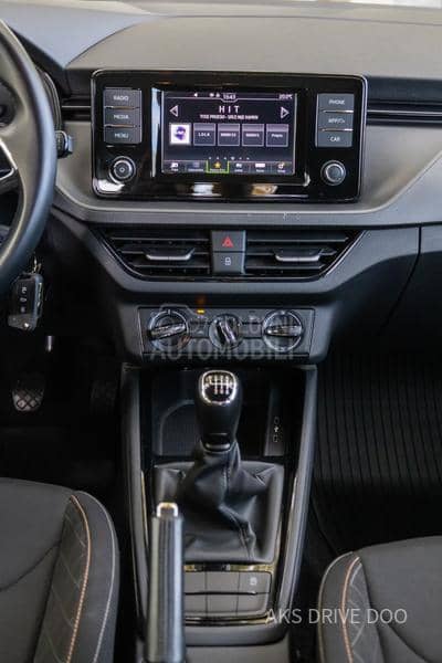 Škoda Scala 1.0 tsi parktronic