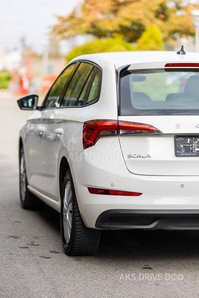 Škoda Scala 1.0 tsi parktronic
