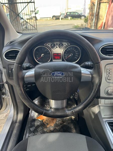 Ford Focus 1.6 16V Trend
