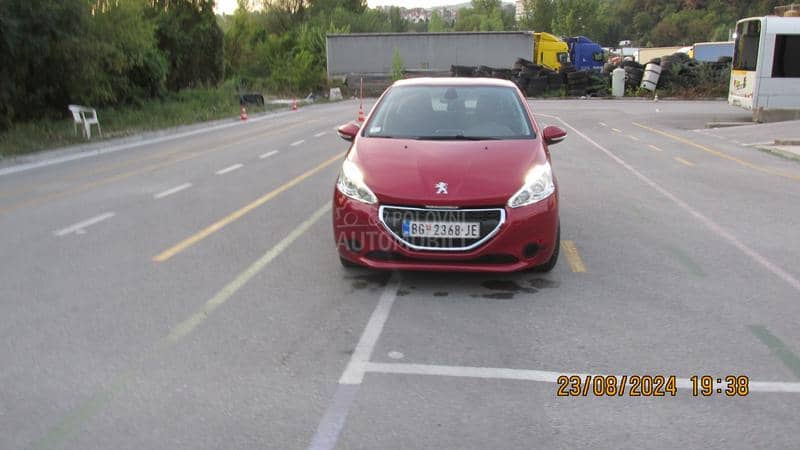 Peugeot 208 