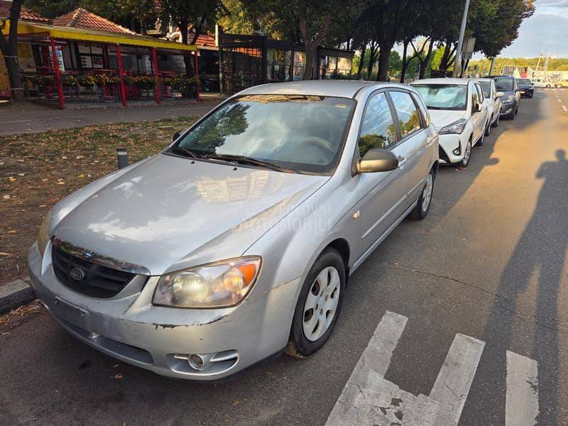 Kia Cerato HB LX 1.6GLS