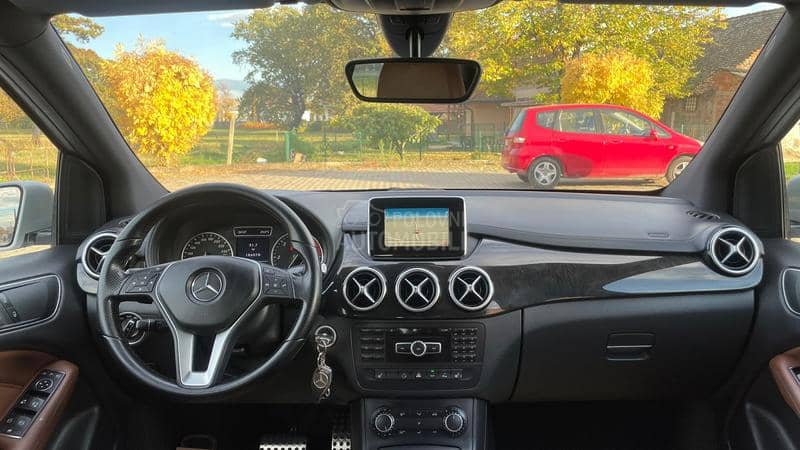 Mercedes Benz B 180 1.8CDI/AVANGARD Mercedes Benz B 180 1.8CDI/AVANGARD