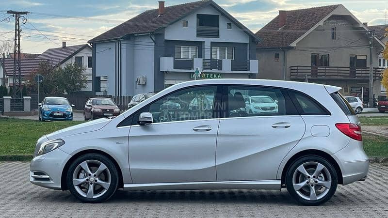 Mercedes Benz B 180 1.8CDI/AVANGARD Mercedes Benz B 180 1.8CDI/AVANGARD