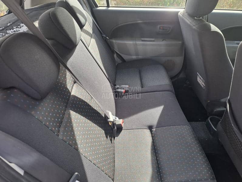 Daihatsu Sirion 1.0