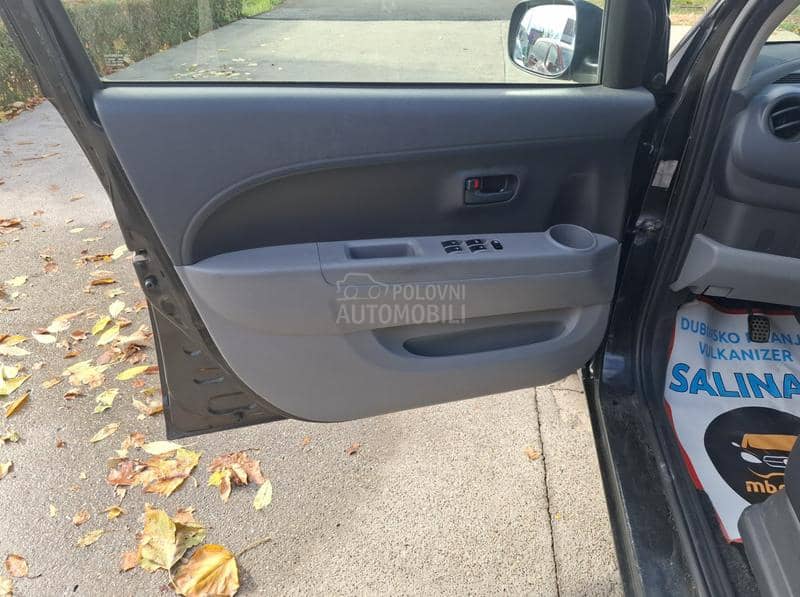 Daihatsu Sirion 1.0