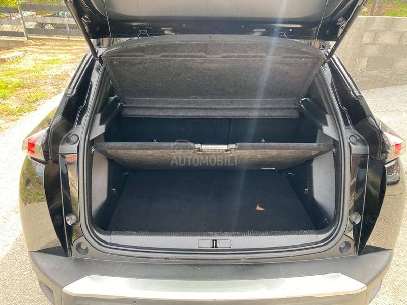 Peugeot 2008 1.2 ALLURE VIR AUT