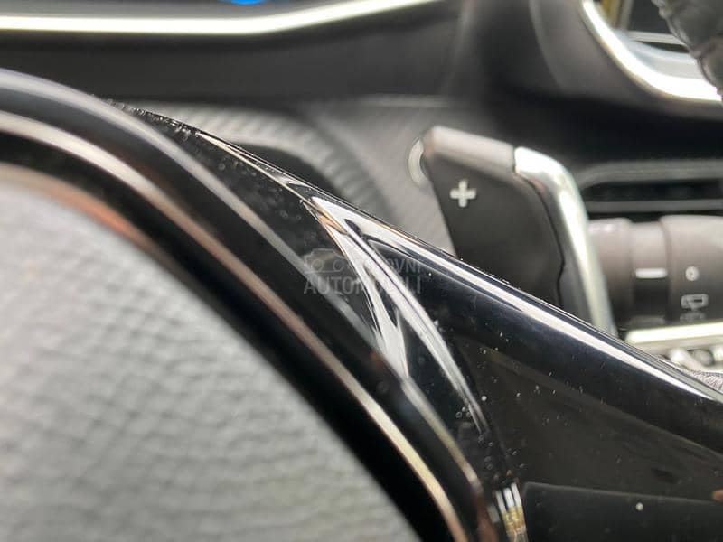 Peugeot 2008 1.2 ALLURE VIR AUT