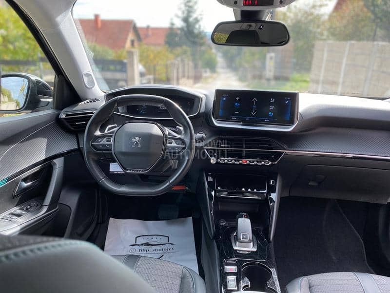 Peugeot 2008 1.2 ALLURE VIR AUT