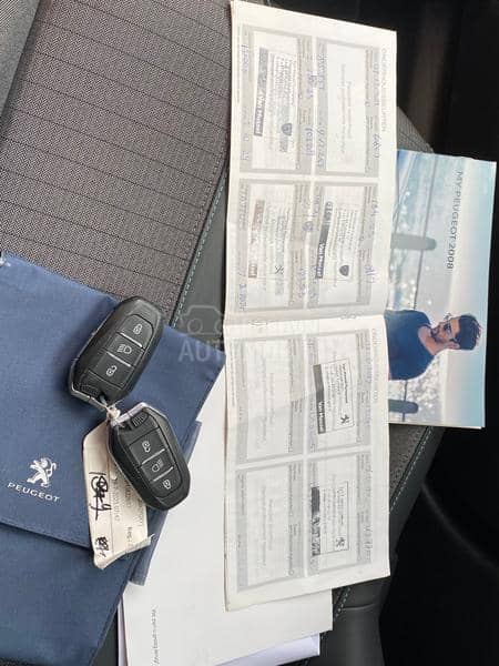 Peugeot 2008 1.2 ALLURE VIR AUT