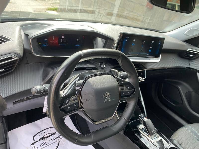 Peugeot 2008 1.2 ALLURE VIR AUT