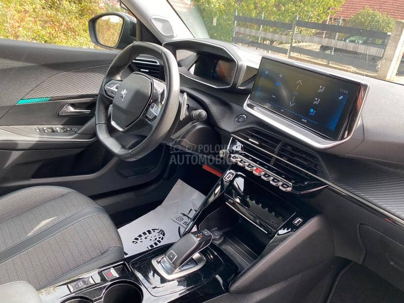Peugeot 2008 1.2 ALLURE VIR AUT