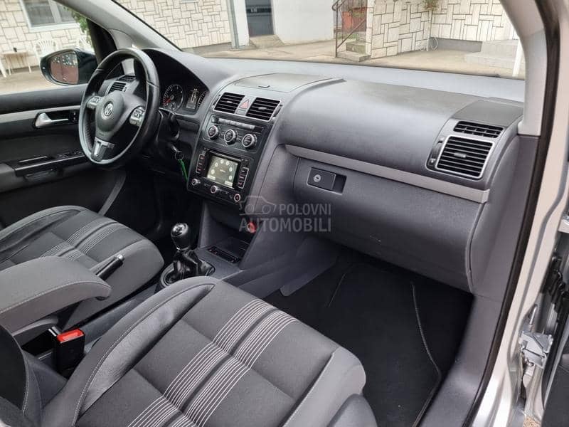 Volkswagen Touran 2.0TDI MATCH KA0 N0V
