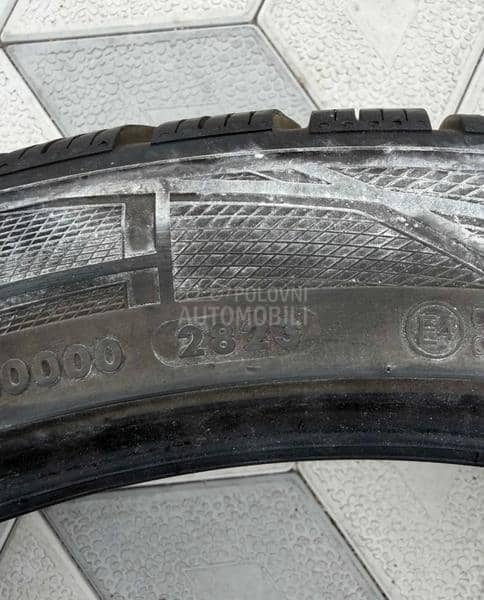 Vredestein 255/40 R21 Zimska