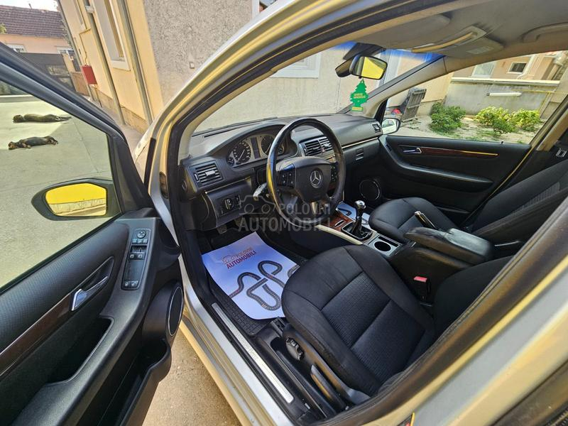 Mercedes Benz B 180  Mercedes Benz B 180