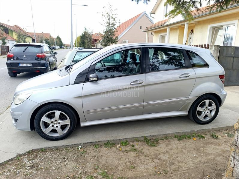 Mercedes Benz B 180  Mercedes Benz B 180