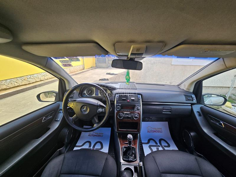 Mercedes Benz B 180  Mercedes Benz B 180