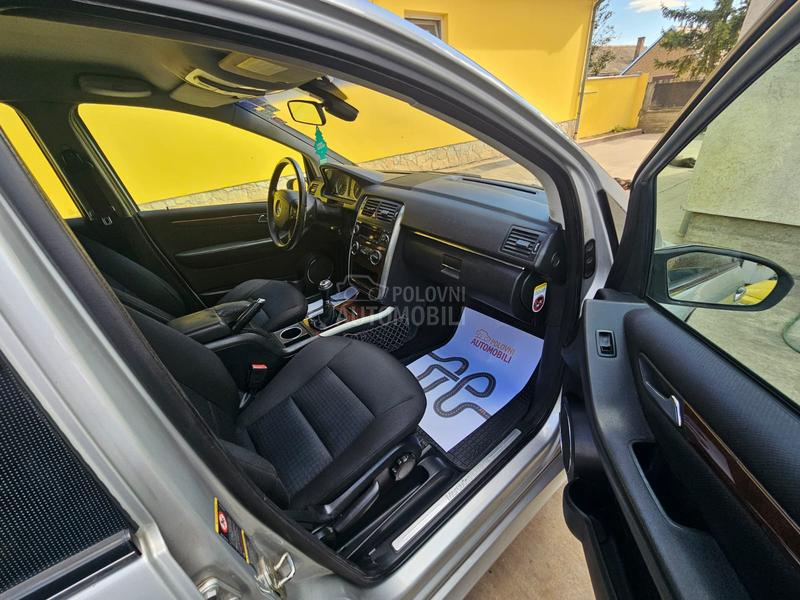 Mercedes Benz B 180  Mercedes Benz B 180
