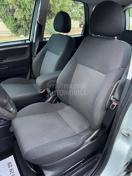 Opel Meriva 149.000 K.M Opel Meriva 149.000 K.M