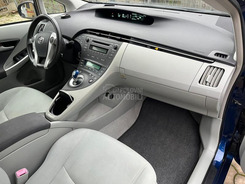 Toyota Prius Hybrid CH