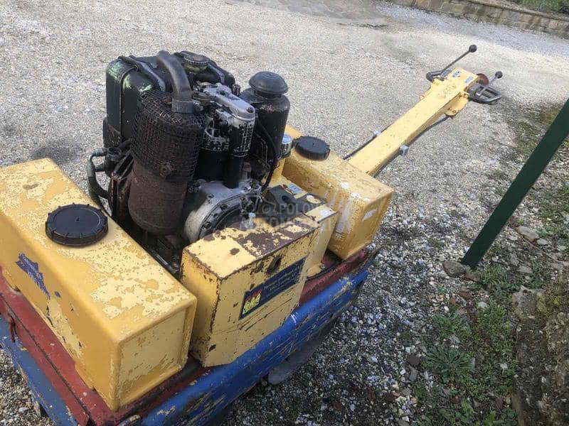 Valjak Dynapac kompletan