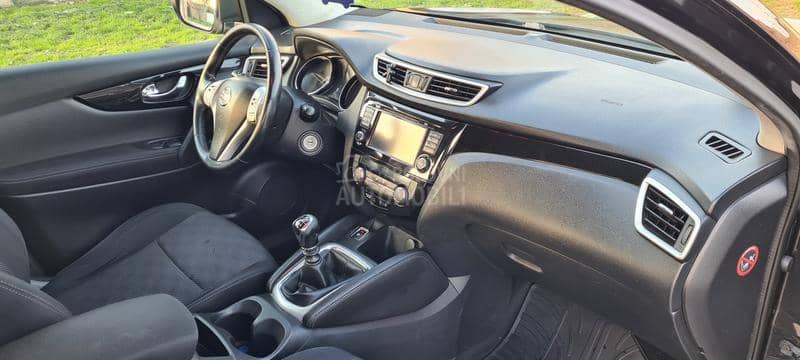 Nissan Qashqai  Nissan Qashqai