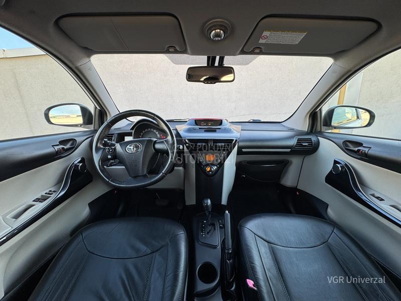 Toyota iQ 1.33i Matik JBL Toyota iQ 1.33i Matik JBL