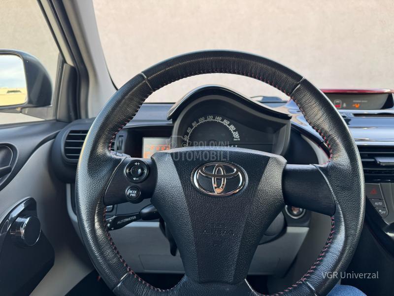 Toyota iQ 1.33i Matik JBL Toyota iQ 1.33i Matik JBL