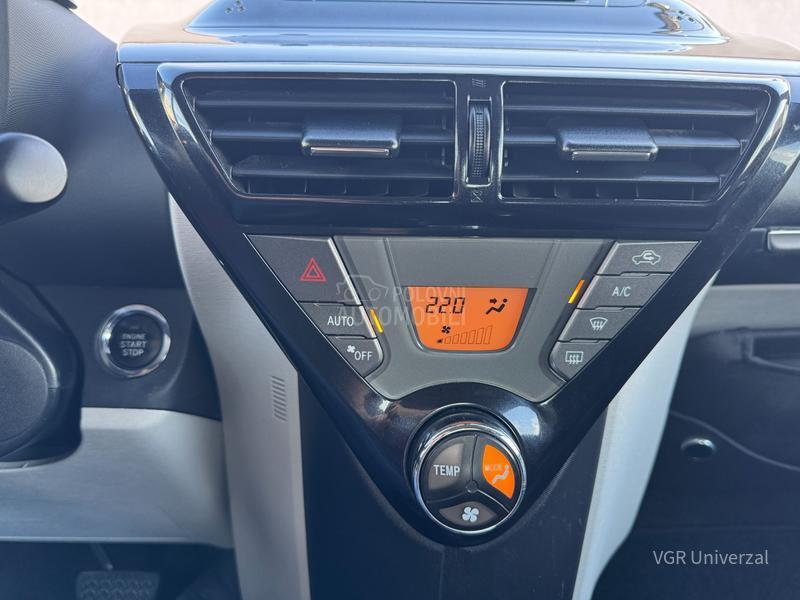 Toyota iQ 1.33i Matik JBL Toyota iQ 1.33i Matik JBL
